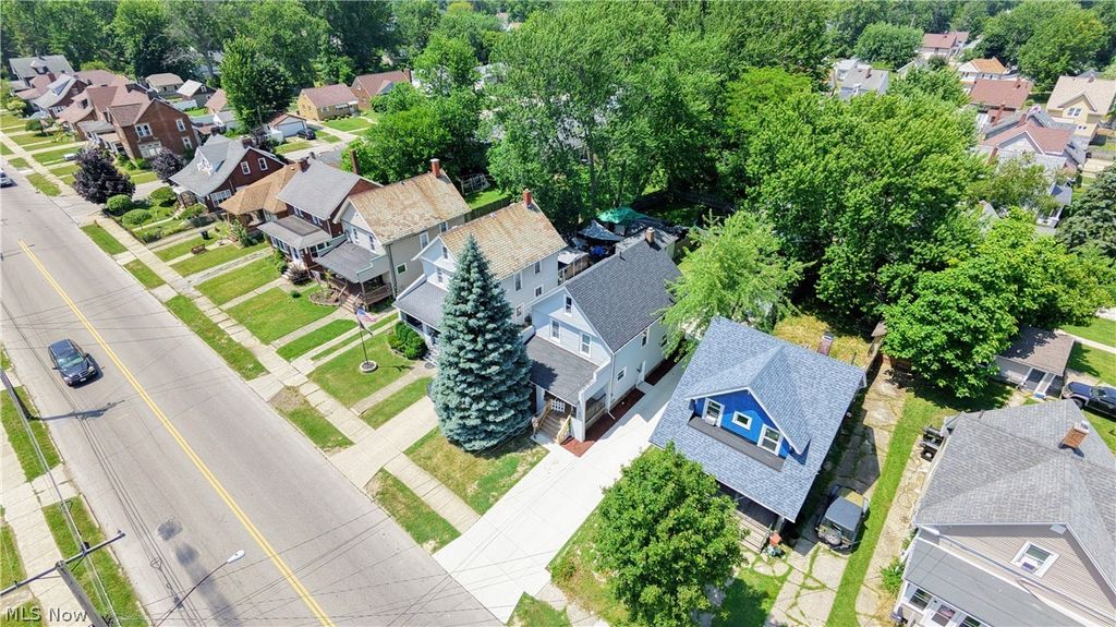 Photo of 1711 West 9th Street, Ashtabula, OH 44004 (MLS # 5223724)
