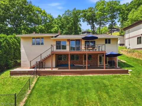 Homes For Sale - 160 W Mohawk Drive<br/> Malvern, OH 44644