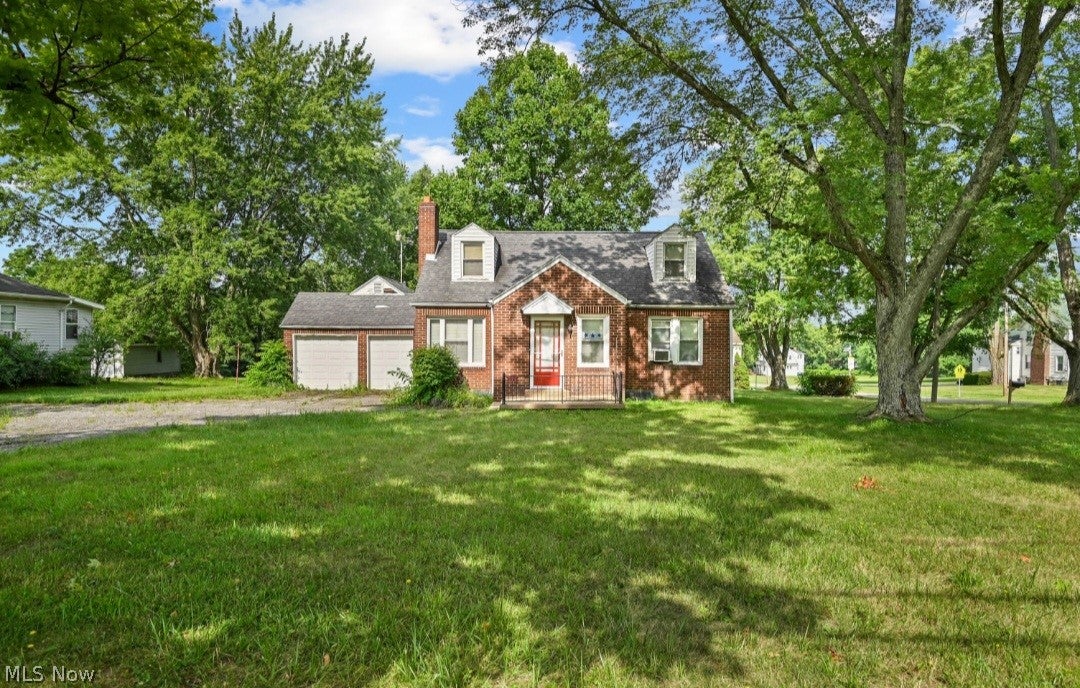 374 Niles Cortland Road SE