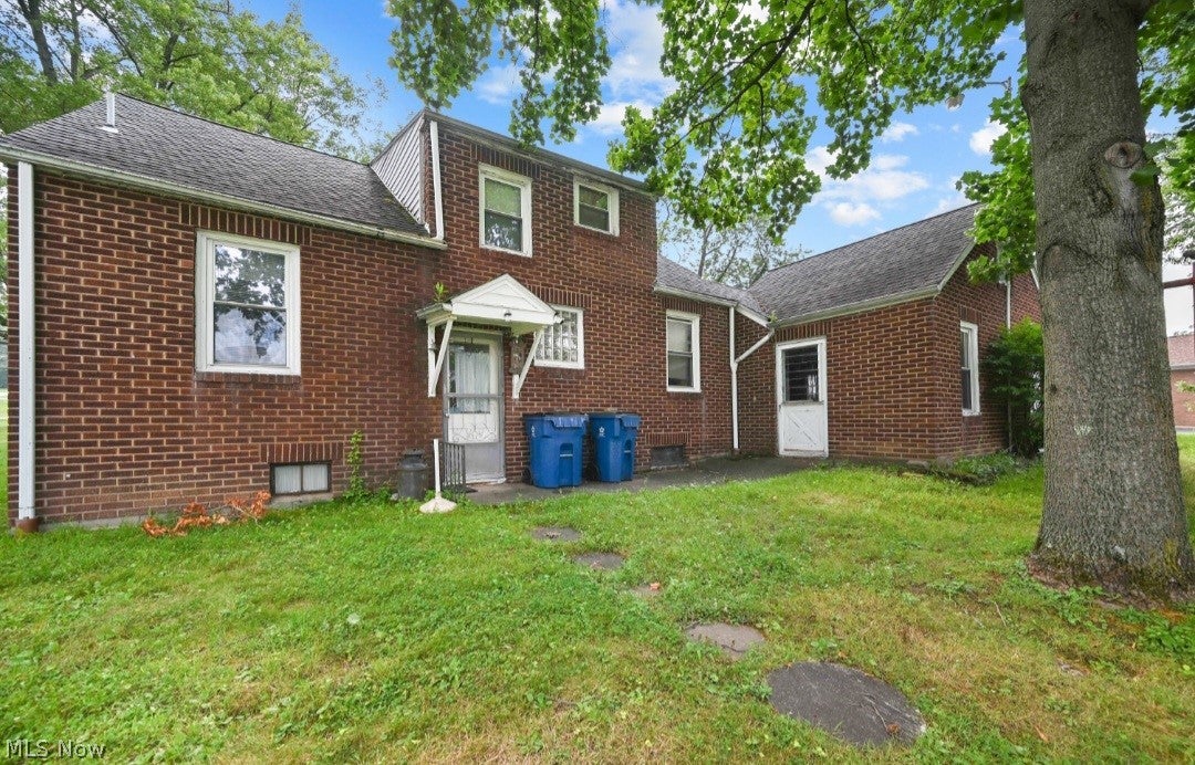 374 Niles Cortland Road SE