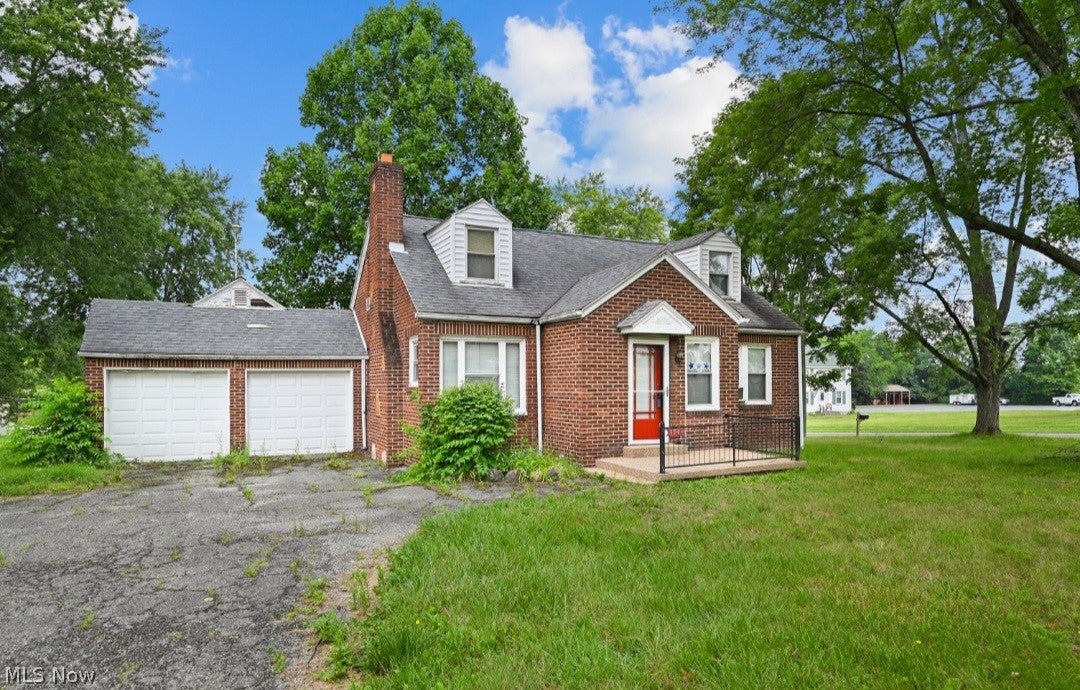 374 Niles Cortland Road SE