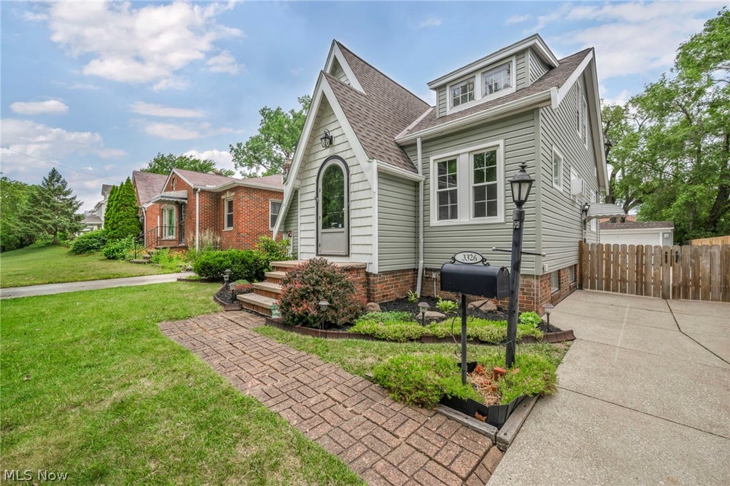 Photo of 3326 Lincoln Avenue, Parma, OH 44134 (MLS # 5220085)
