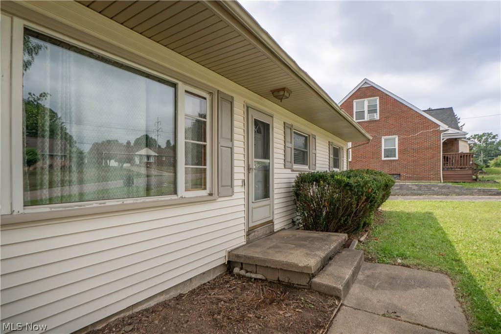 Photo of 158 Miles Avenue NW, Canton, OH 44708 (MLS # 5224893)
