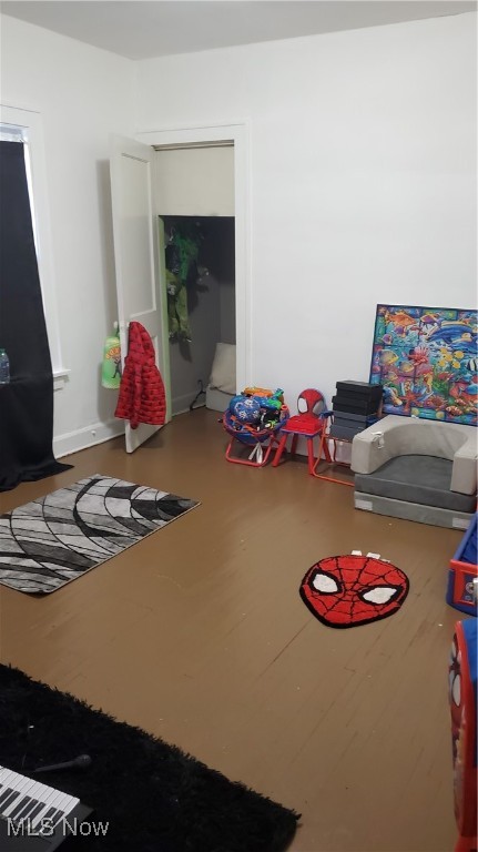 Main image without alt text