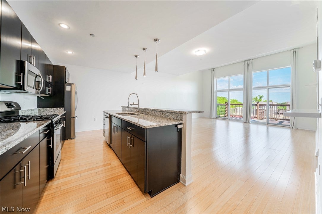 1403 Copper Trace 402