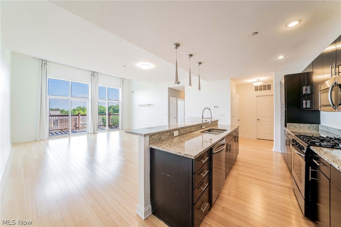 1403 Copper Trace 402