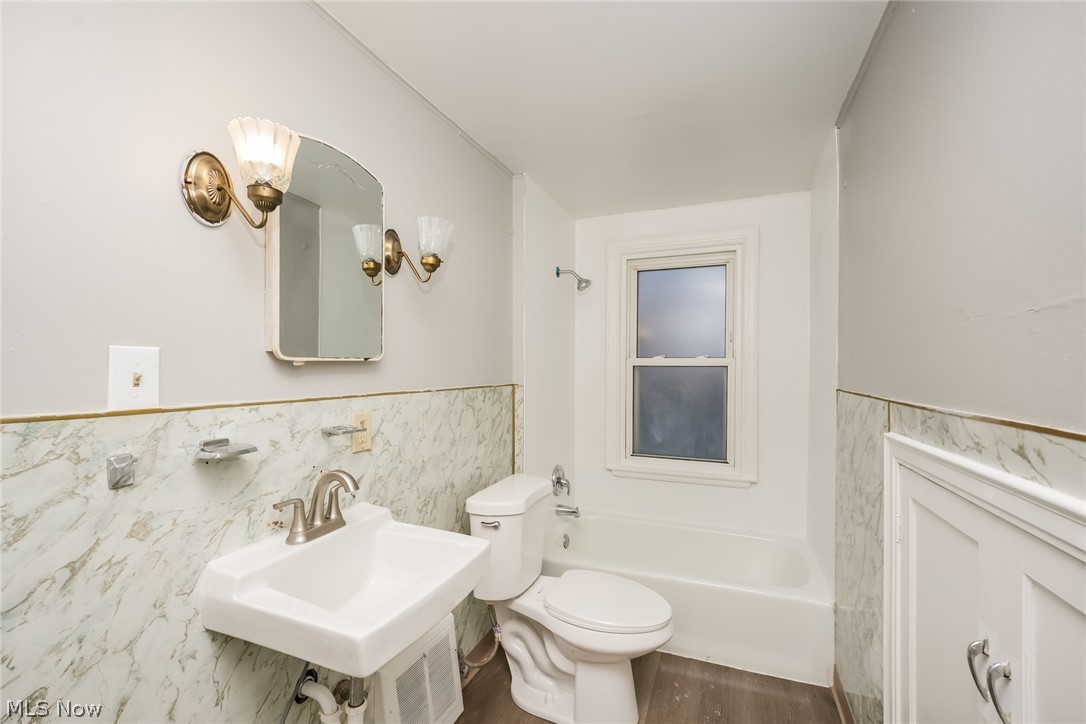 Monthts - Residential