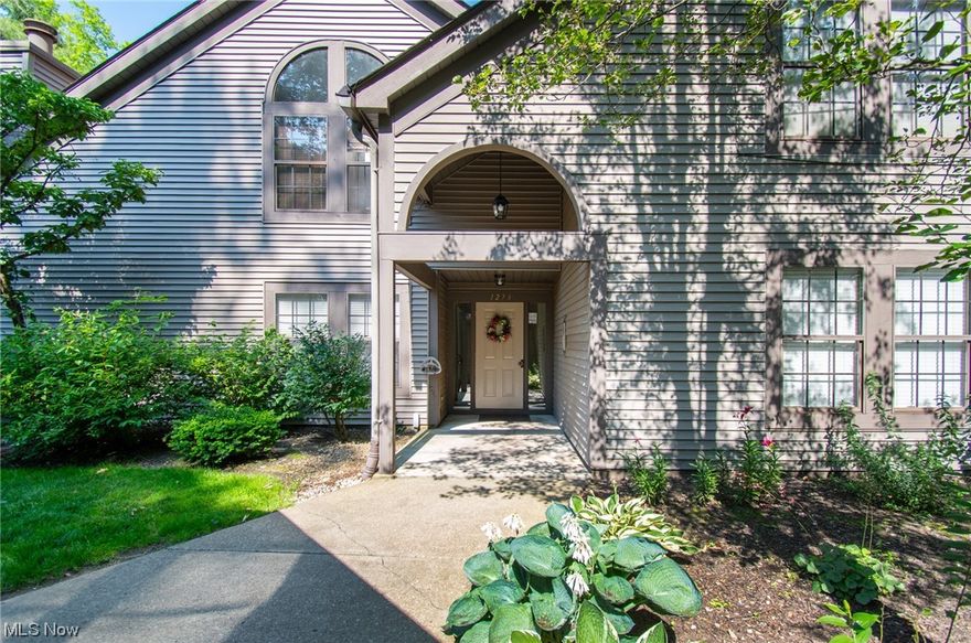 Welcome to 1273 Red Tail Hawk #5, the condo you've been waiting for. This second floor unit is tucked away in the development abutting Mill Creek Park. Enjoy the sights and sounds of nature from your balcony which is directly off of the spacious living room. Natural light floods dining area and kitchen which comes with appliances that stay. In unit laundry and a master bedroom with en-suite make this condo the definition of convenience. Great storage and closest space and new carpet throughout. Other amenities include a clubhouse, pool, bocce and tennis courts! Available for immediate possession, make your appointment today before this one is going, going...gone!