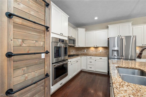 Tiny photo for 19126 Ledgestone Drive, Strongsville, OH 44149 (MLS # 5239518)