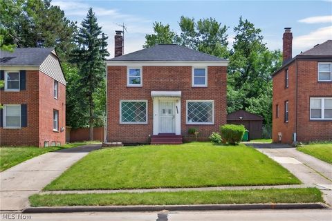 Homes For Sale - 18412 Waterbury Avenue<br/> Maple Heights, OH 44137