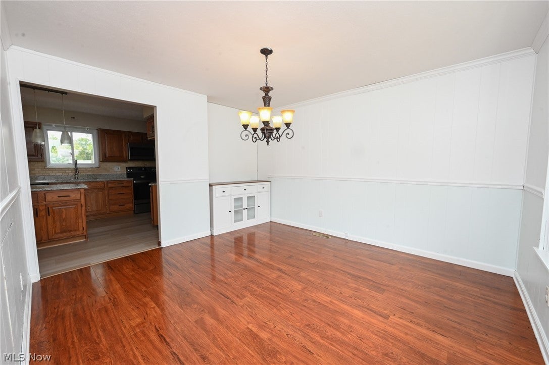 6752 Crestwood Lane