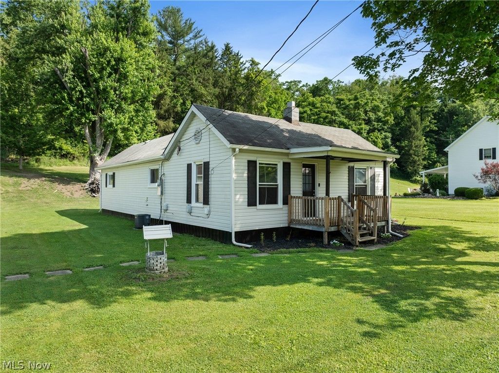Photo of 70190 Central Avenue, St Clairsville, OH 43950 (MLS # 5222724)