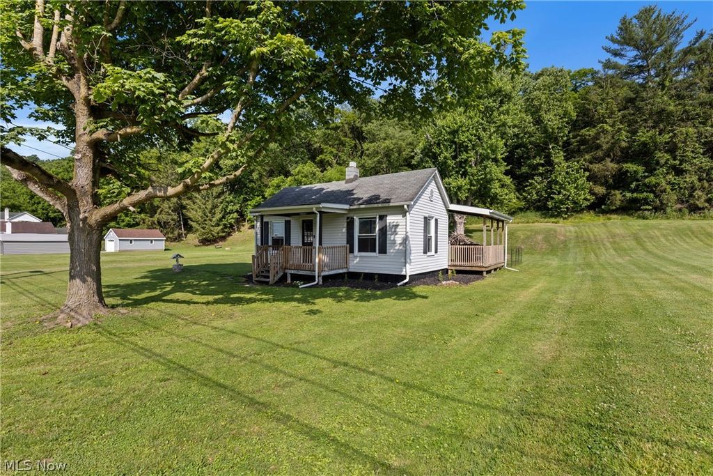Photo of 70190 Central Avenue, St Clairsville, OH 43950 (MLS # 5222724)