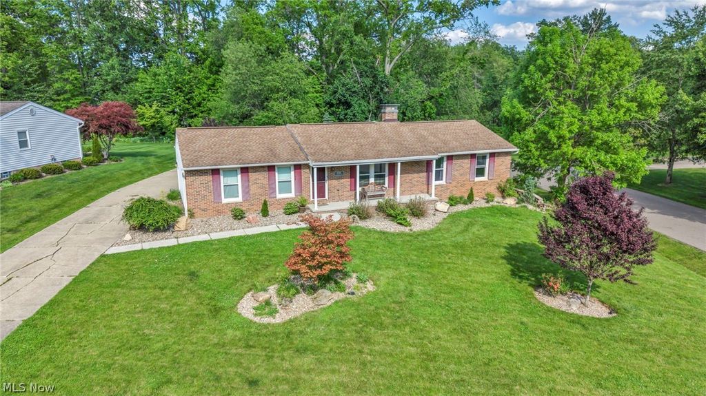 Photo of 8194 Overwood Avenue NW, North Canton, OH 44720 (MLS # 5209568)