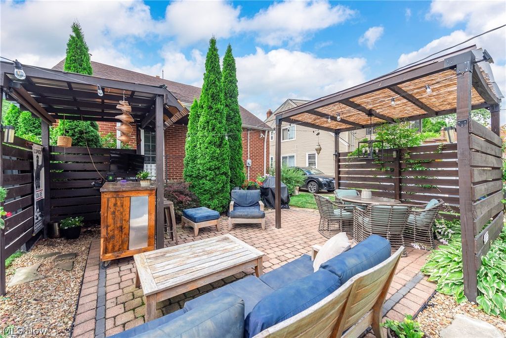 Photo of 16800 Pilgrim Avenue, Cleveland, OH 44111 (MLS # 5225980)