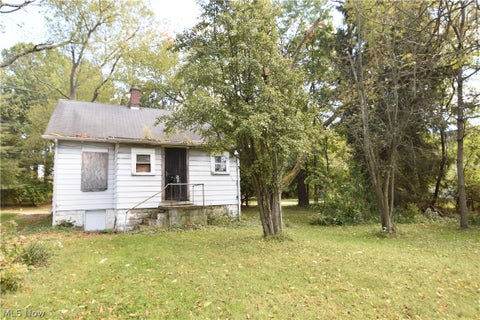 Tiny photo for 438 Bennington Avenue, Youngstown, OH 44505 (MLS # 5250601)