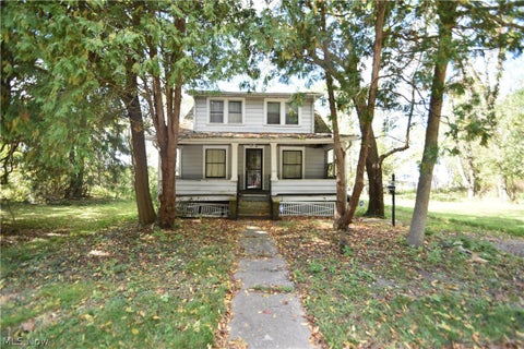 Photo of 438 Bennington Avenue, Youngstown, OH 44505 (MLS # 5250601)