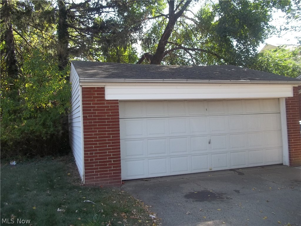 Brook View 05 - Residential Income