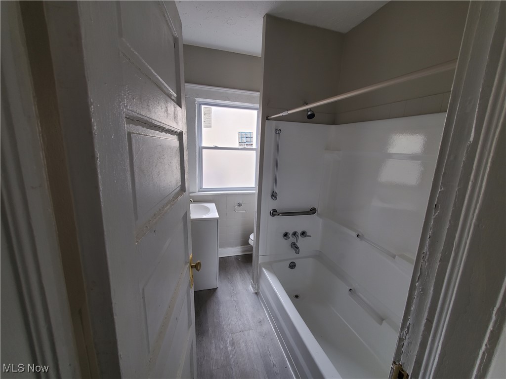 Cleveland, Ohio 44108, United States, 4 Bedrooms Bedrooms, ,2 BathroomsBathrooms,Residential,Active,93288