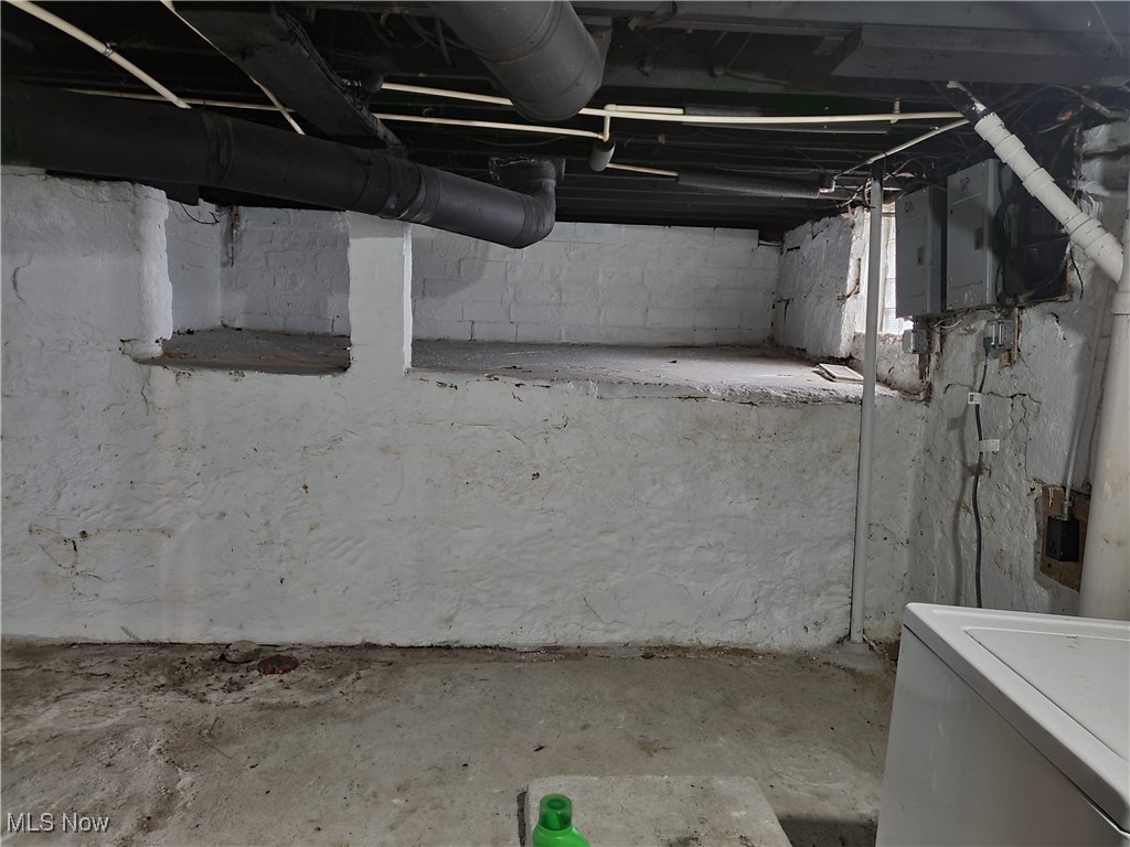 Cleveland, Ohio 44108, United States, 4 Bedrooms Bedrooms, ,2 BathroomsBathrooms,Residential,Active,93288