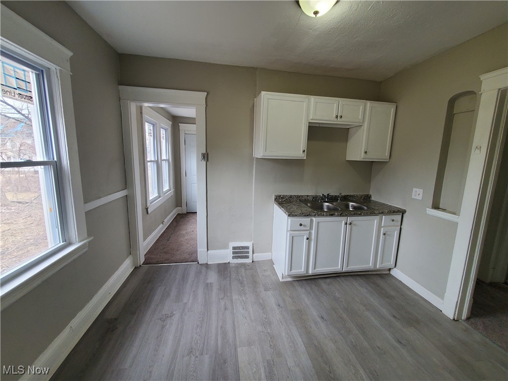 Cleveland, Ohio 44108, United States, 4 Bedrooms Bedrooms, ,2 BathroomsBathrooms,Residential,Active,93288