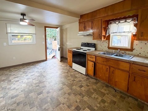 Tiny photo for 1201 Kenmore Avenue SE, Warren, OH 44484 (MLS # 5257464)