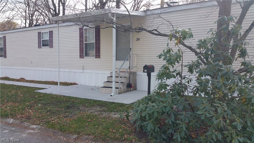 Like new condition!  Spacious 3 bedroom 2 full baths constructed in 2004!  Oak cabinets in large kitchen, laminate flooring through out.  Bedrooms carpeted.  Great insulation R19 & R30.  Double pane windows, 2 car parking and shed.