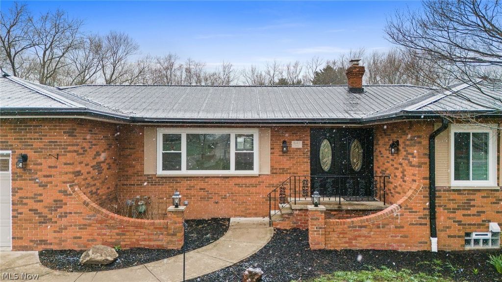 Photo of 641 North Avenue, Tallmadge, OH 44278 (MLS # 5195063)