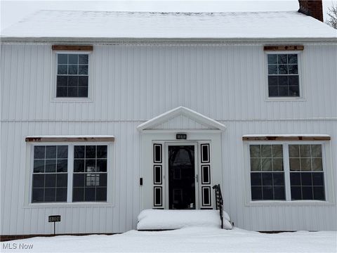 Photo of 3623 Stoer Road, Shaker Heights, OH 44122 (MLS # 5178362)