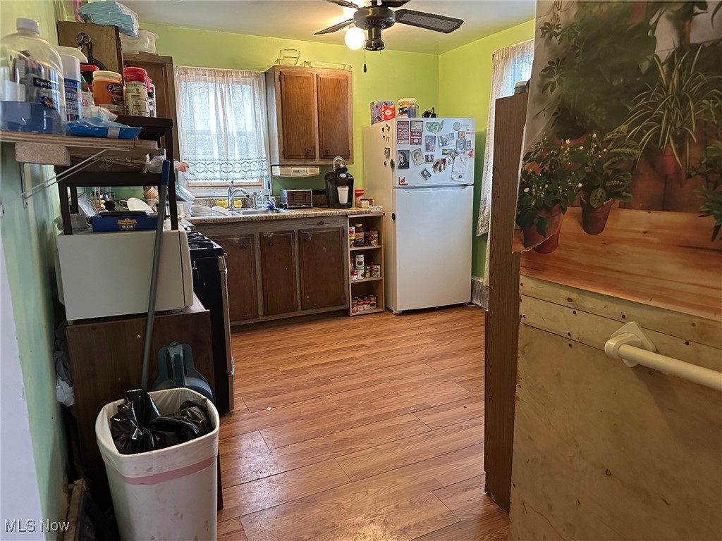 544 E Broad Street, Elyria, Ohio image 3