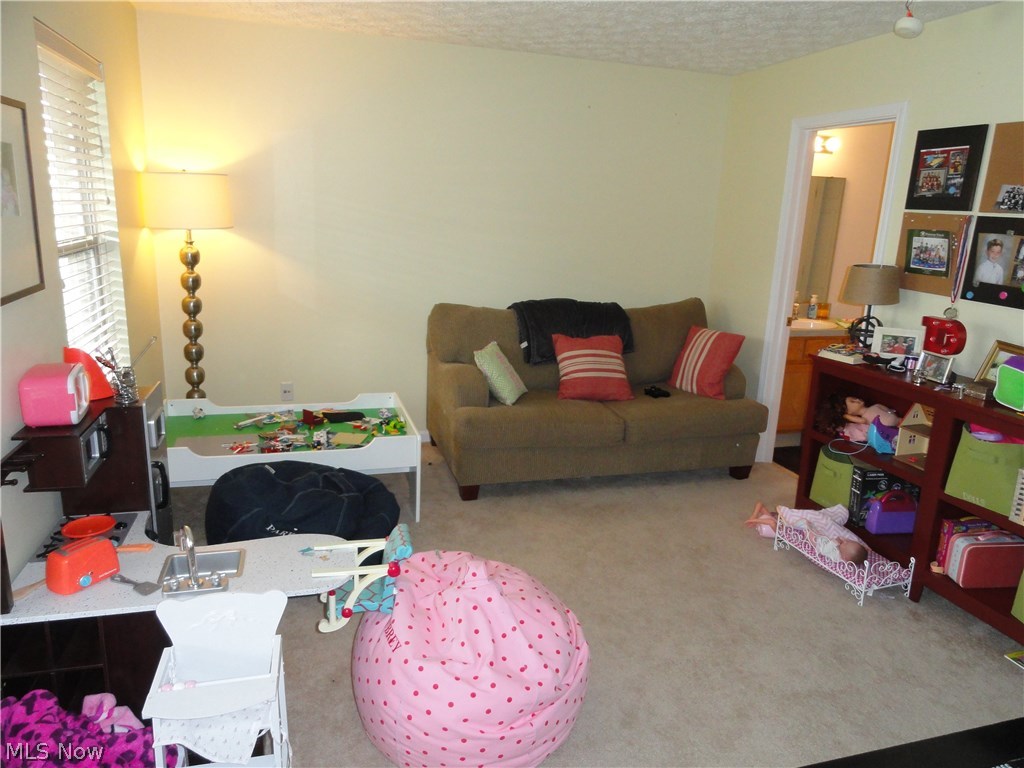 Edgebrook Condo - Residential