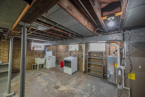 Tiny photo for 227 Roselawn Avenue NE, Warren, OH 44483 (MLS # 5210155)