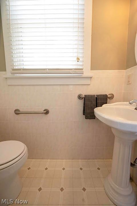 Tiny photo for 227 Roselawn Avenue NE, Warren, OH 44483 (MLS # 5210155)