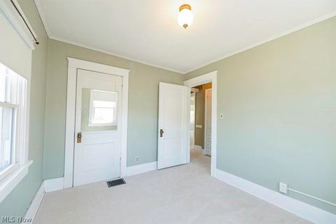 Tiny photo for 227 Roselawn Avenue NE, Warren, OH 44483 (MLS # 5210155)