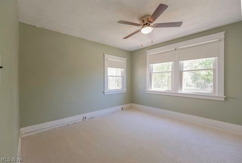 Tiny photo for 227 Roselawn Avenue NE, Warren, OH 44483 (MLS # 5210155)