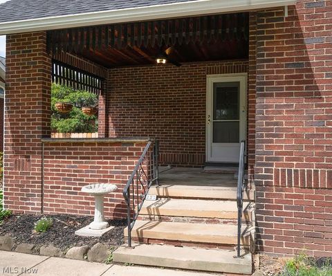 Tiny photo for 227 Roselawn Avenue NE, Warren, OH 44483 (MLS # 5210155)