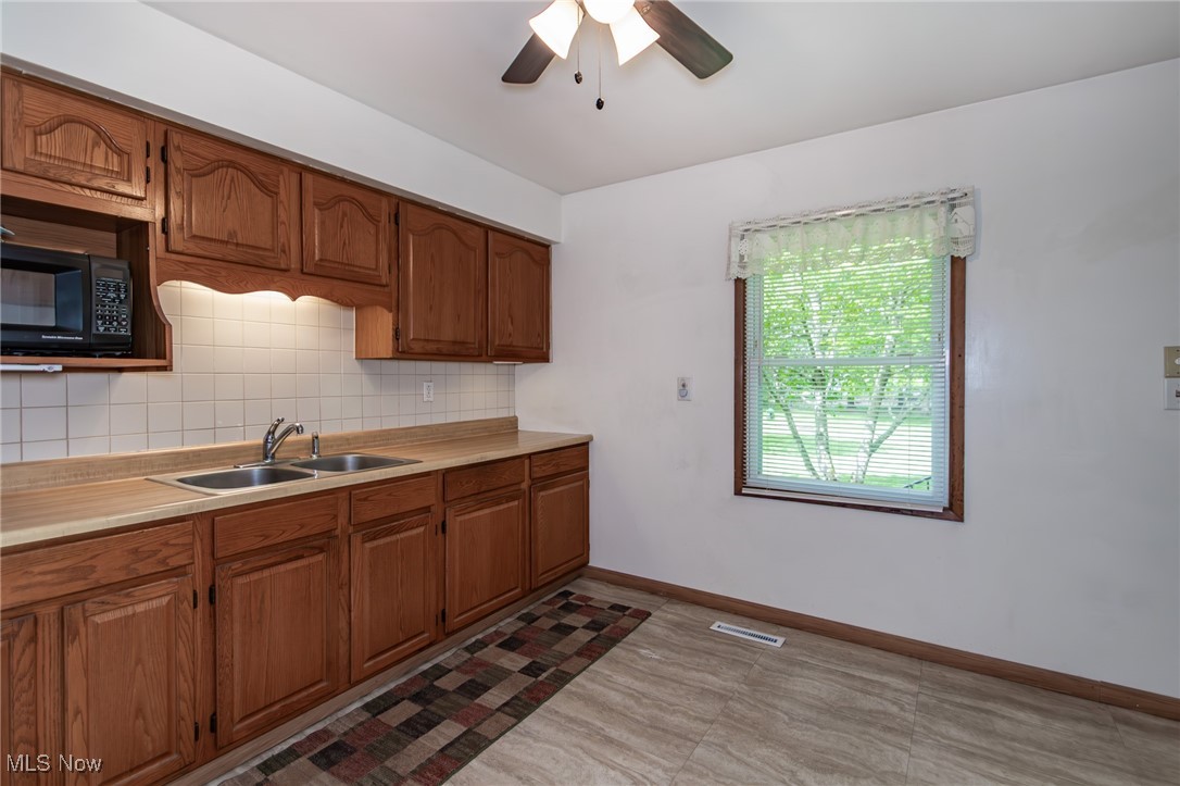 13970 E Willard Road, Novelty, Ohio image 10
