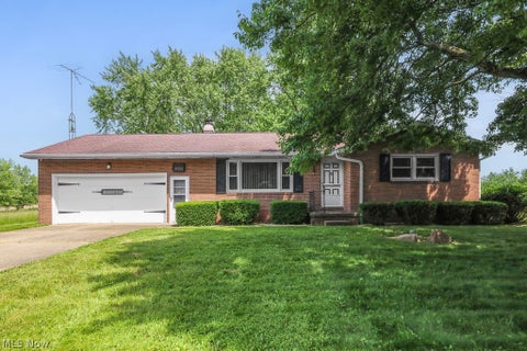 Homes For Sale - 8000 Parks Avenue<br/> Alliance, OH 44601