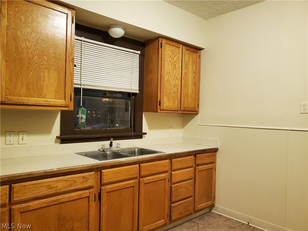 M. Falor - Residential Lease