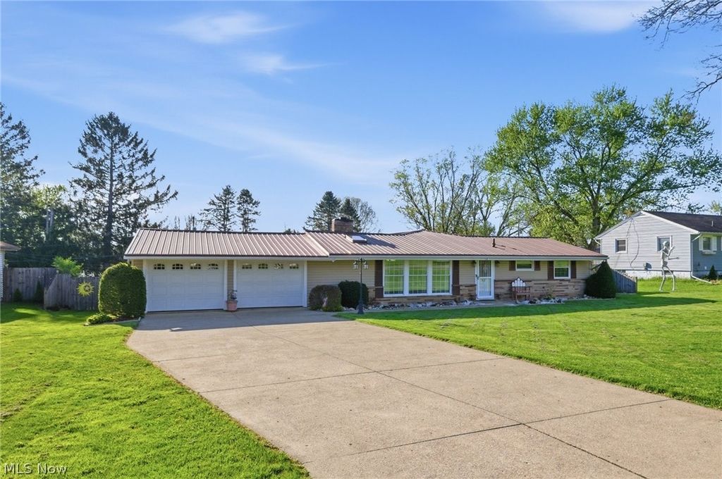 Photo of 2752 Hillcrest Drive, Mansfield, OH 44904 (MLS # 5202760)