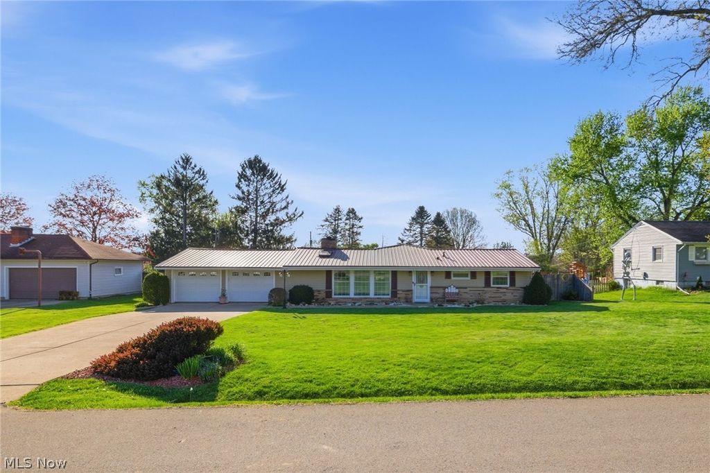 Photo of 2752 Hillcrest Drive, Mansfield, OH 44904 (MLS # 5202760)