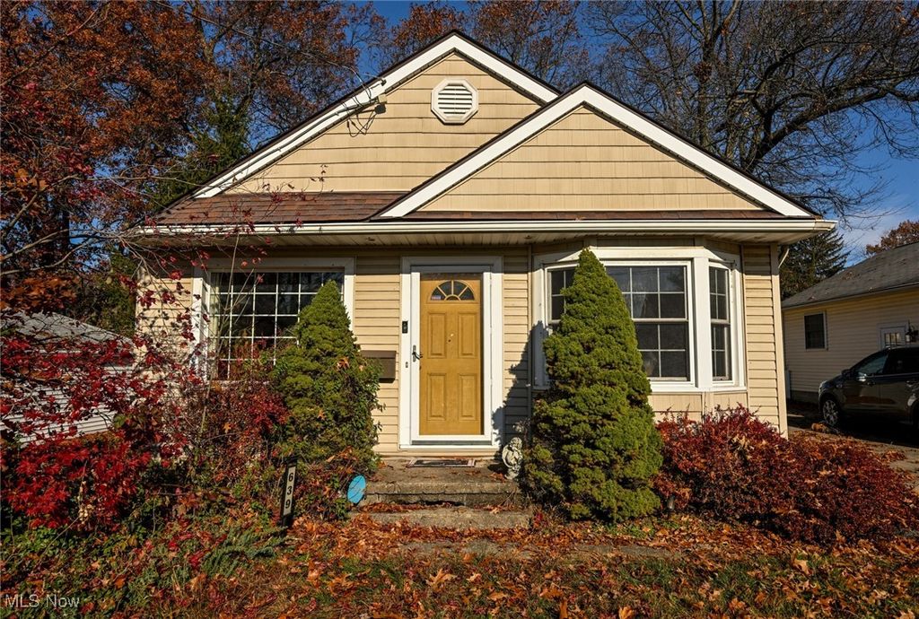 Photo of 639 Chester Avenue, Akron, OH 44314 (MLS # 5174245)