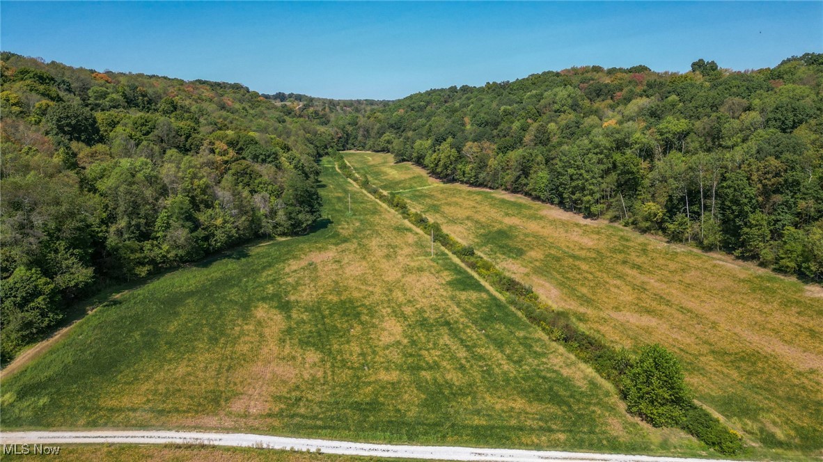 6595 Dague Road, Uhrichsville, Ohio image 9