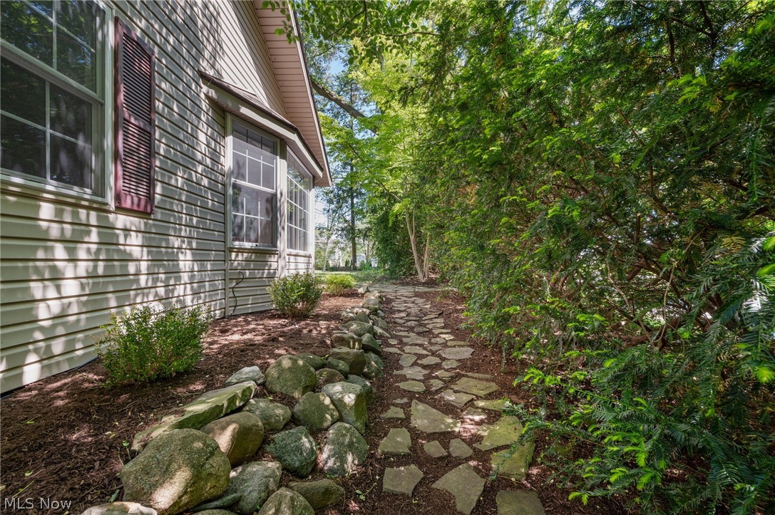 10137 Johnnycake Ridge Road
