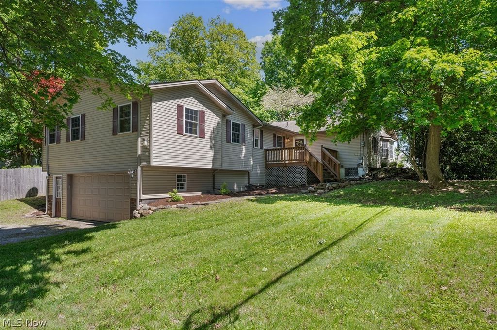 Photo of 10137 Johnnycake Ridge Road, Concord Township, OH 44077 (MLS # 5210352)