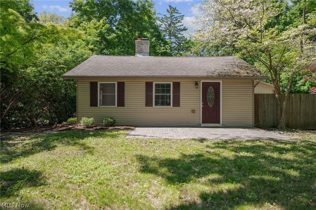 Photo of 10137 Johnnycake Ridge Road, Concord Township, OH 44077 (MLS # 5210352)