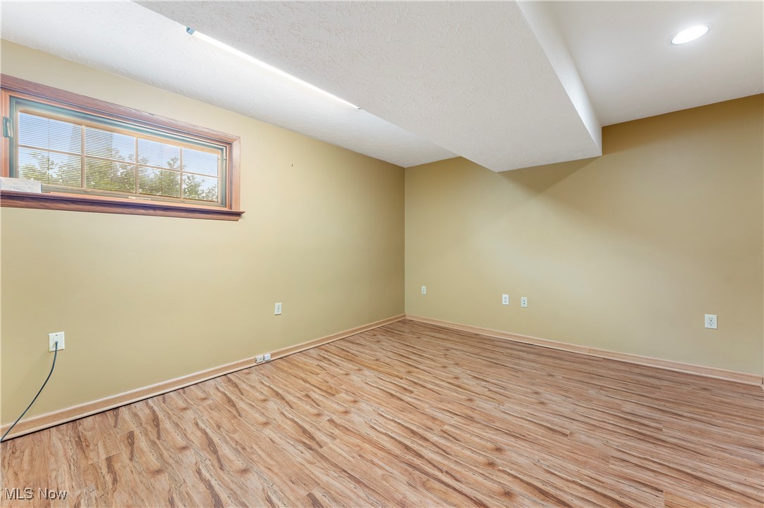 7733 Stonewood Drive, North Canton, Ohio image 25