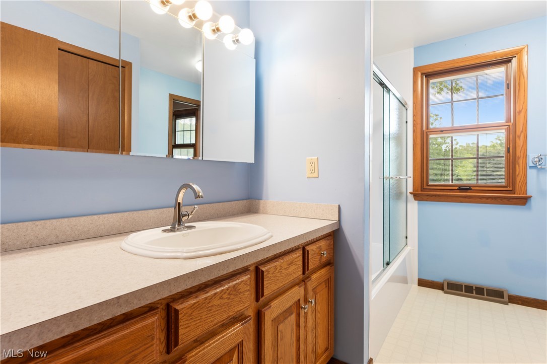 7733 Stonewood Drive, North Canton, Ohio image 12