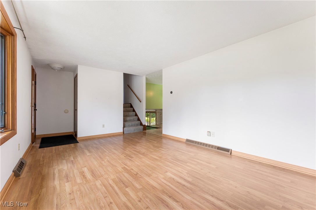 7733 Stonewood Drive, North Canton, Ohio image 4