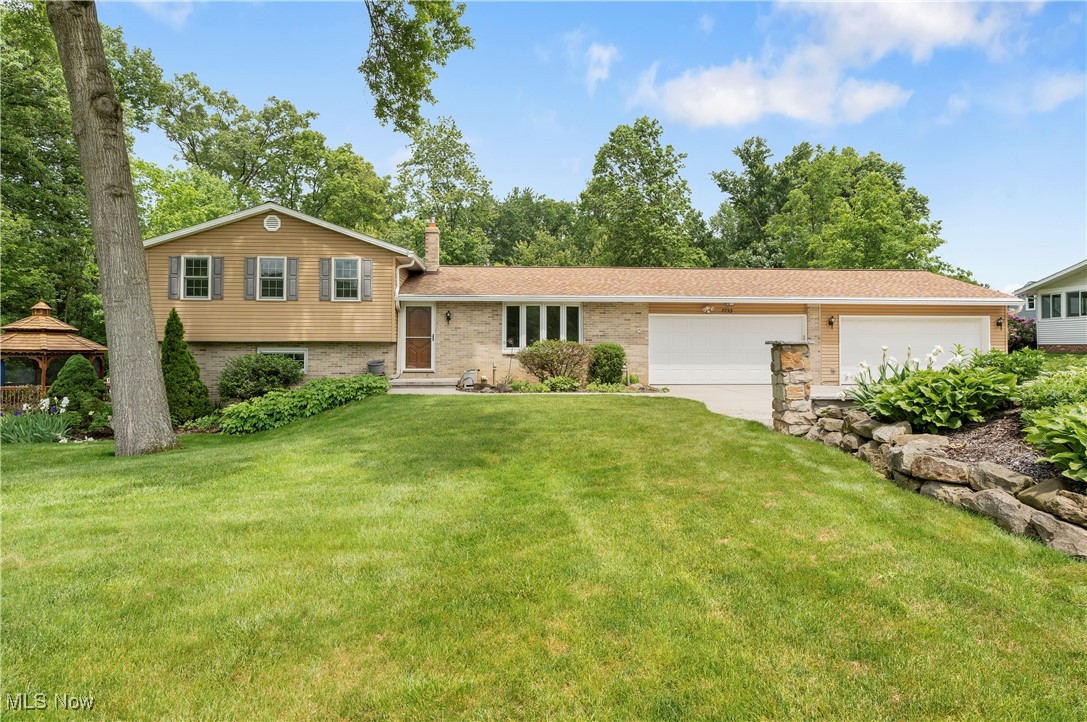 7733 Stonewood Drive, North Canton, Ohio image 1